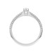 Anillo diamante talla pera y pavé.